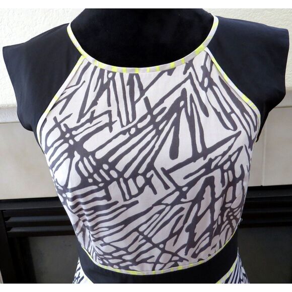 BCBGMaxAzria Sleeveless Midi Dress Size 2 EUC - Picture 2 of 12